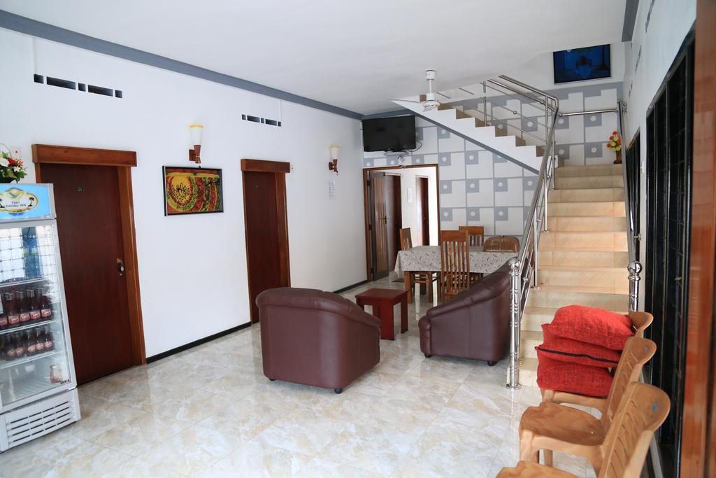 Yaarl Holiday Inn Jaffna Exterior photo